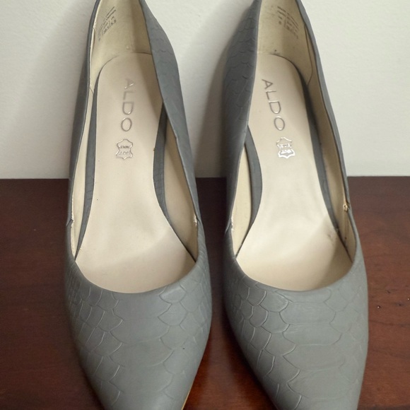 ALDO Gray Women's pointed toe high heel  Shoes in size 8 - Picture 2 of 9